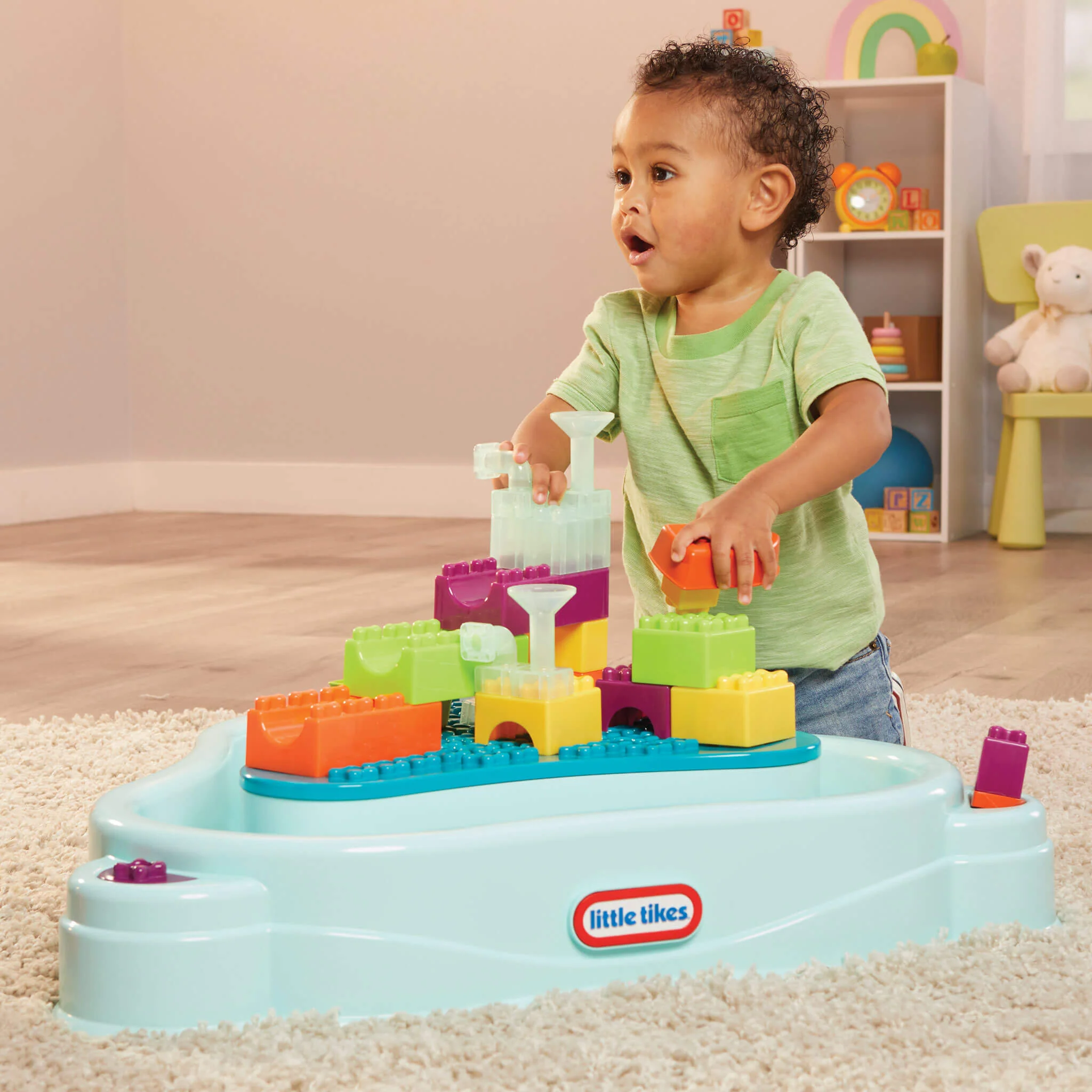 Little Tikes Build & Splash Water Table with 50+ Accessories - Image 3