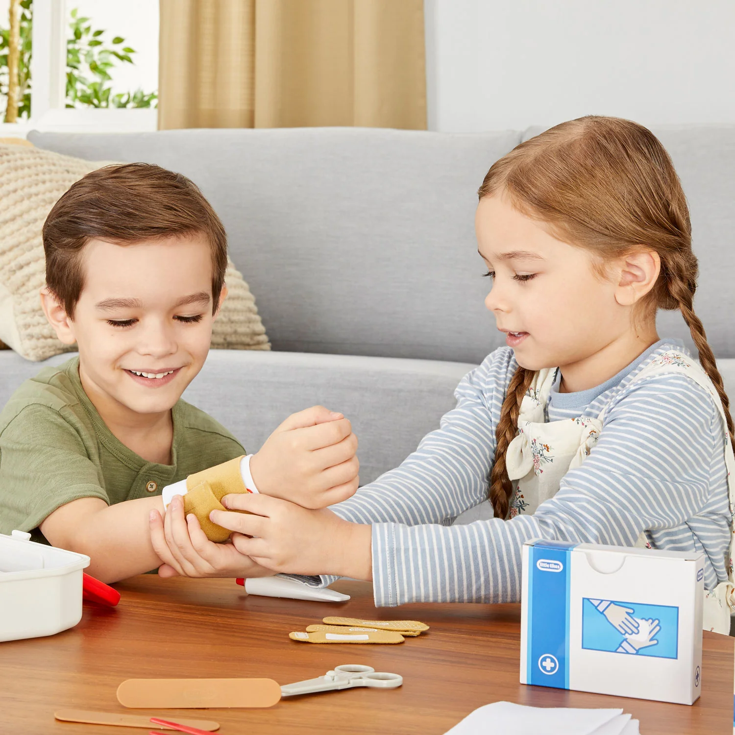 Little Tikes First Aid Kit - Image 5